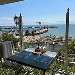 First Line In Next To Marina Complex * スヴェティ・ヴラス