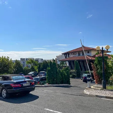 First Line In Next To Marina Complex Apartman