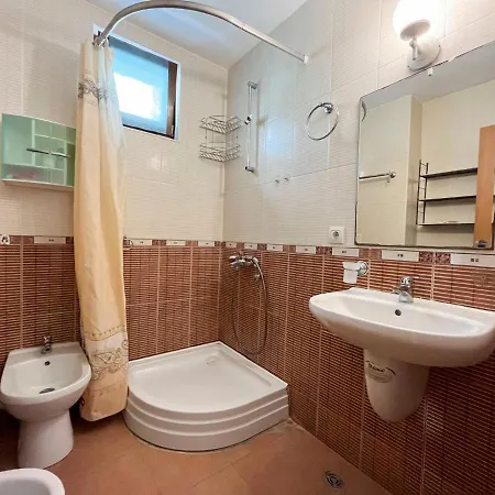 Apartman First Line In Next To Marina Complex