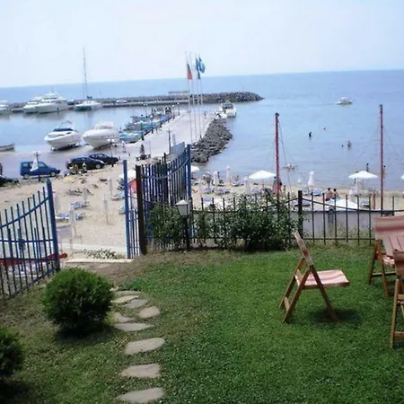 Apartman First Line In Next To Marina Complex *