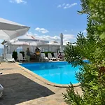 First Line In Next To Marina Complex * Szveti Vlasz